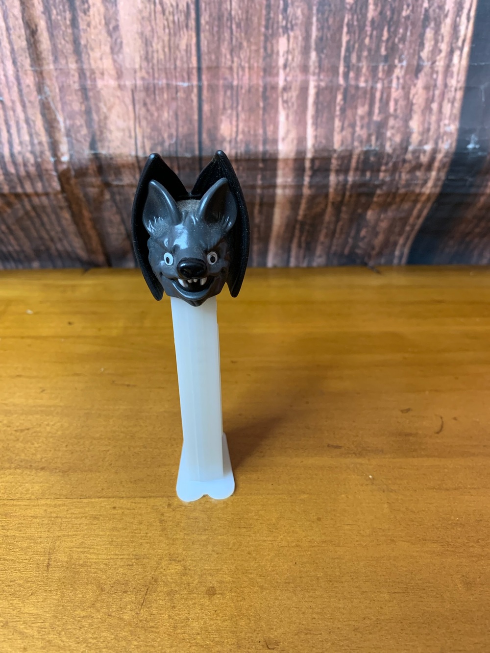PEZ‎ Halloween Vampire Bat Dispenser Glow-in-the-Dark